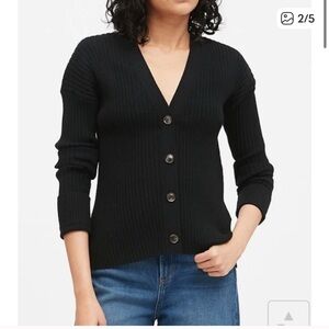 Worn once classic ribbed cardigan